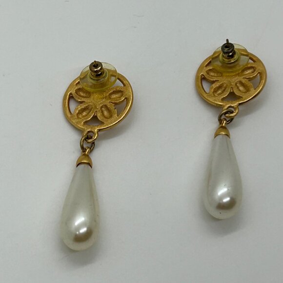 Vintage Anne Klein Gold Flower Round Stud Earrings With White Faux Pearl Drops - Picture 5 of 10